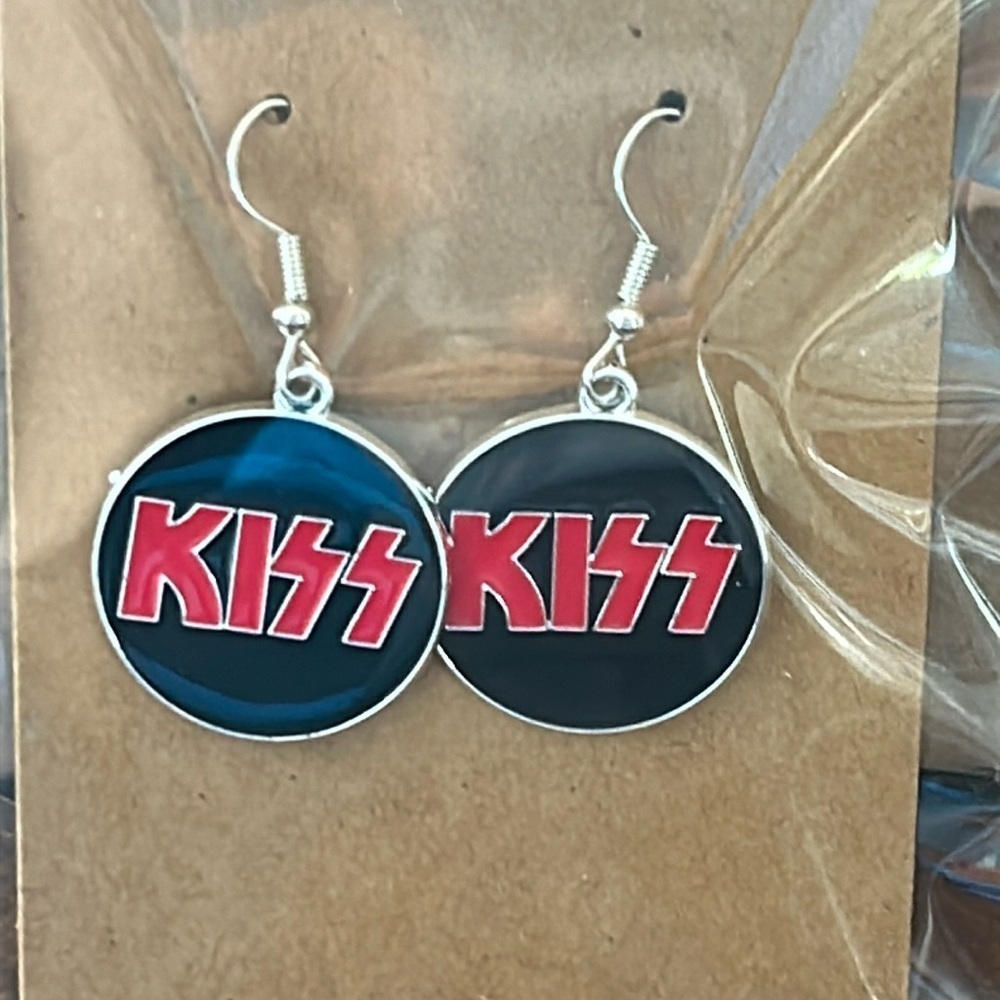 🔥🔥Kiss logo music dangle earring